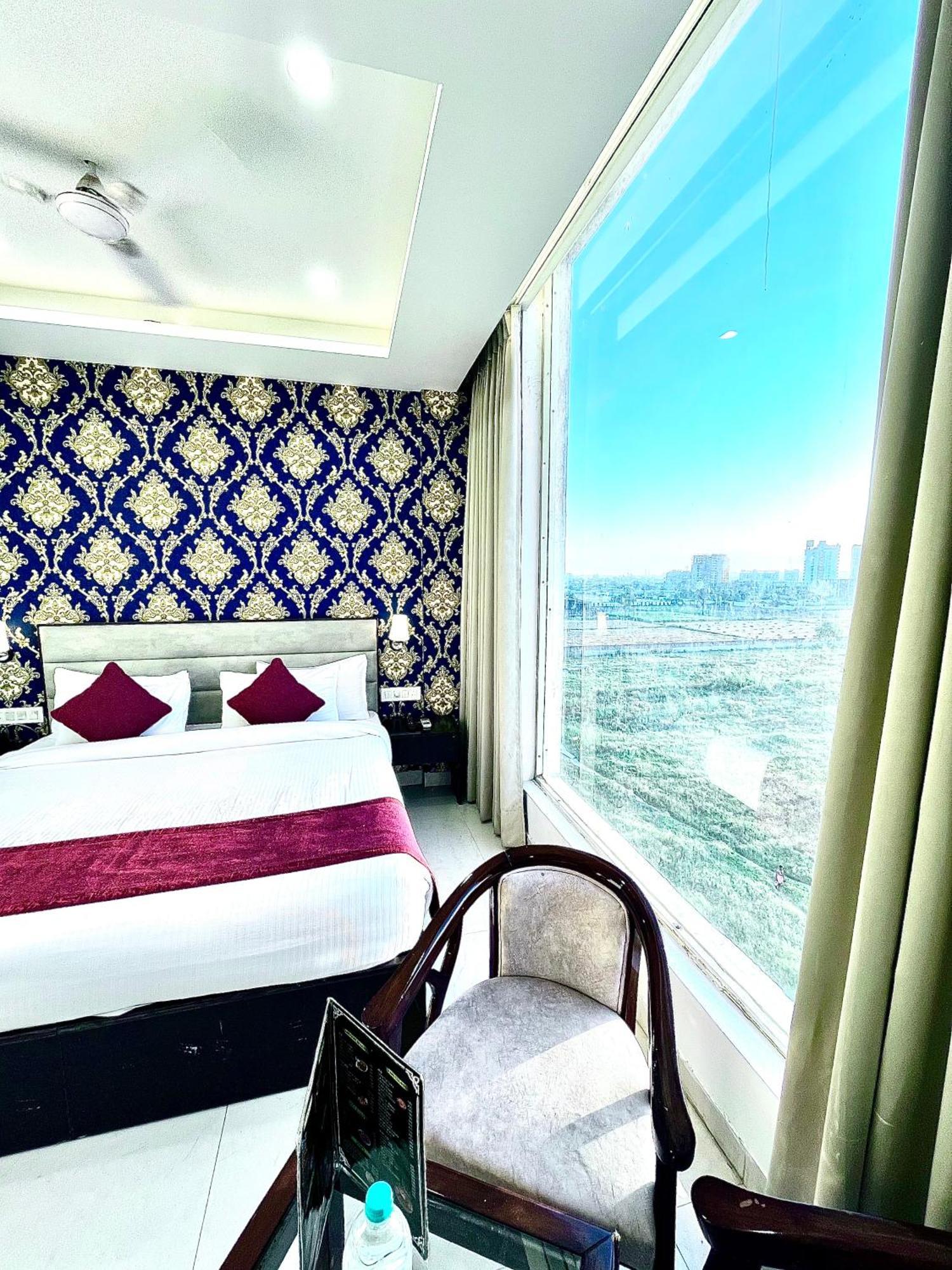 Hotel Northview Park By Lycoris !! Top Rated & Most Awarded Property In Tricity Zirakpur Eksteriør billede